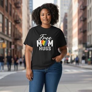 Black 'Free Mom Hugs' T-Shirt